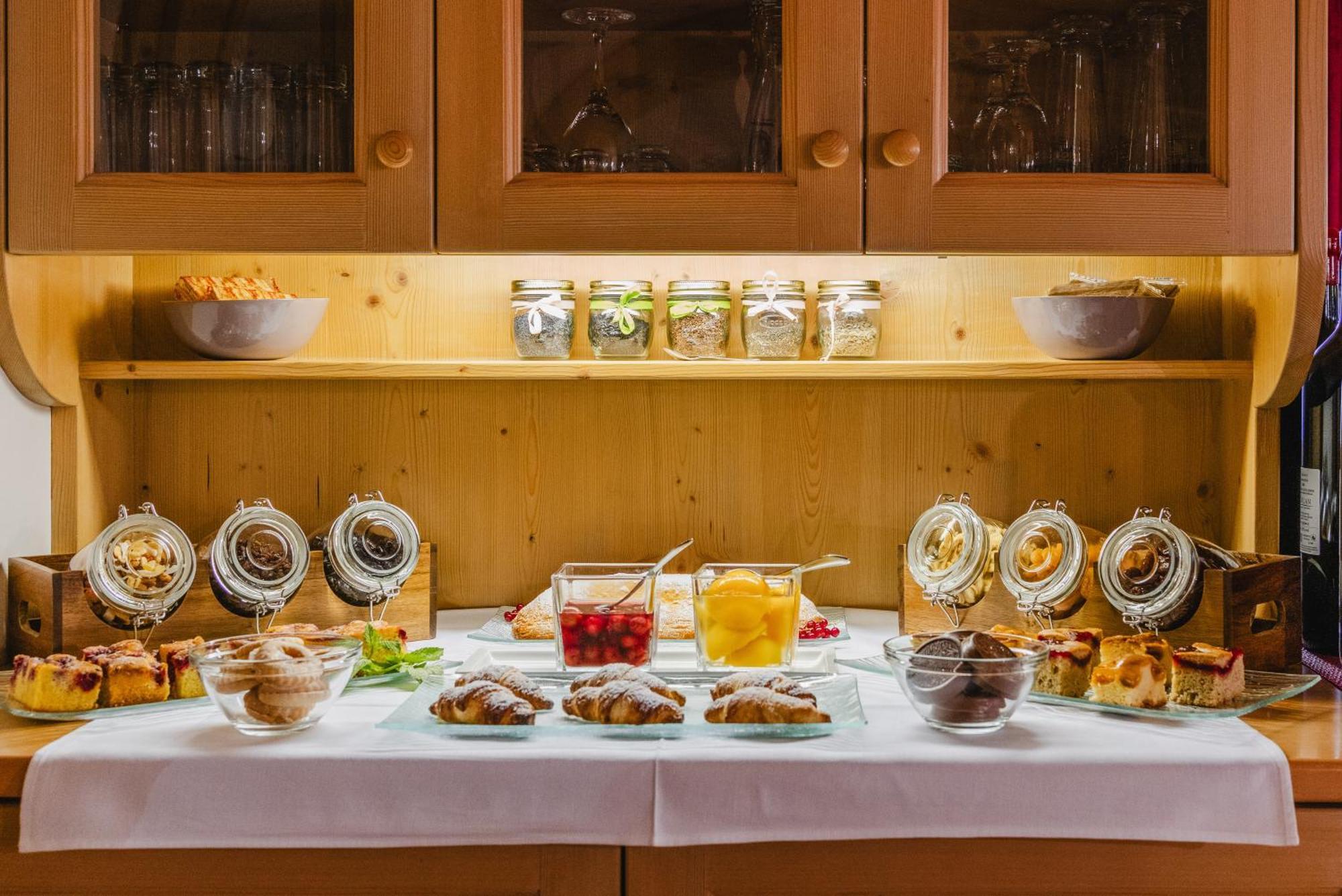 Garni Hotel Belalp Santa Cristina Val Gardena Exterior photo